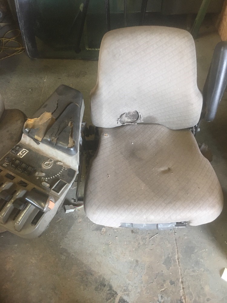 Case/case I.H. STX440 Seat & Suspension