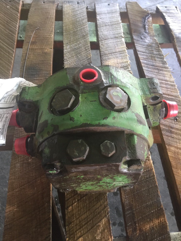 Deere 8630 Hydraulic Pump & Parts