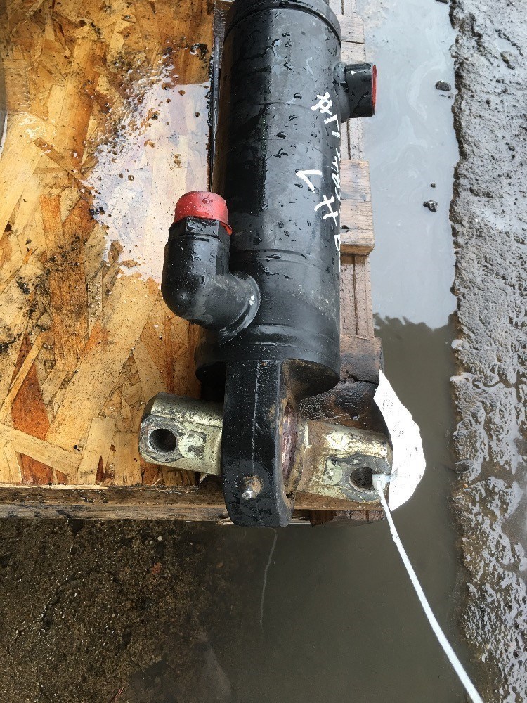 Ford/Nholland T8.390 Front Axle Mfd Support