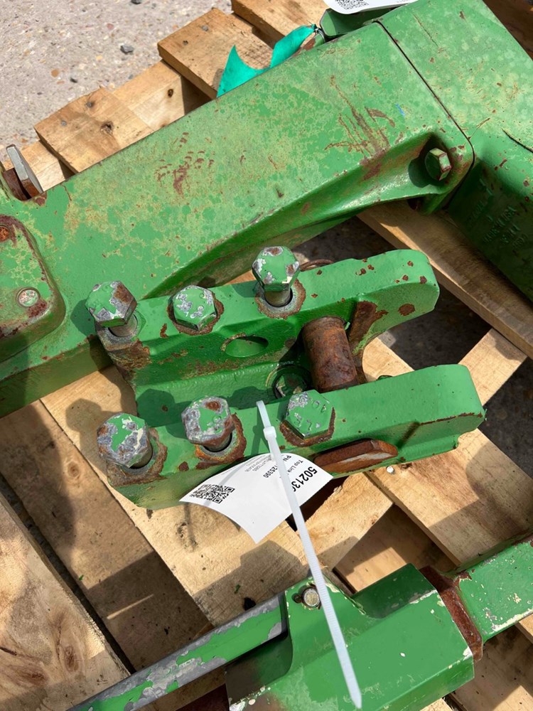 Deere 8310 Top Link Brkt