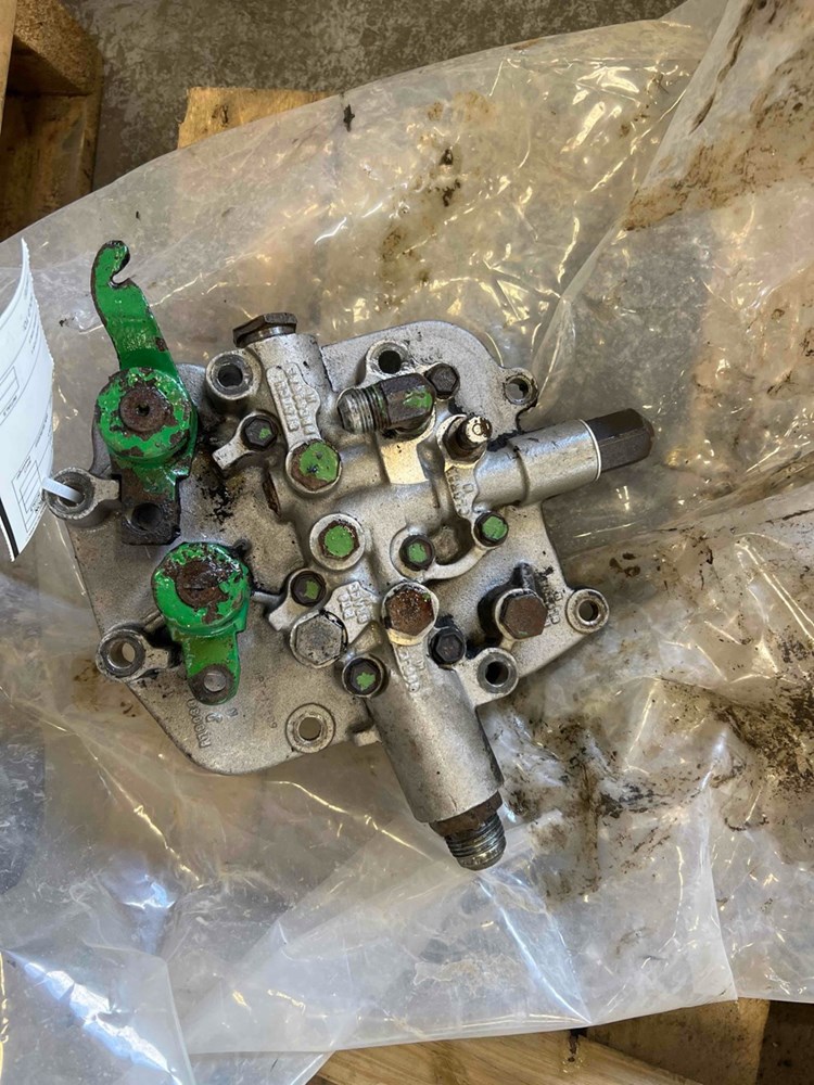 Deere 4440 Clutch Valve