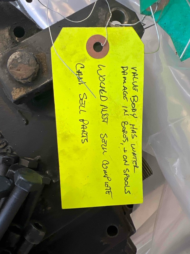 Case/case I.H. 7140 Transmission Shift Valve
