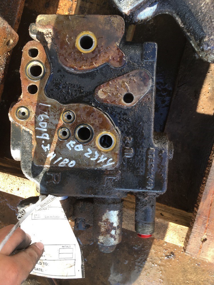 Case/case I.H. Steiger 500 Hitch & Rockshaft Valve