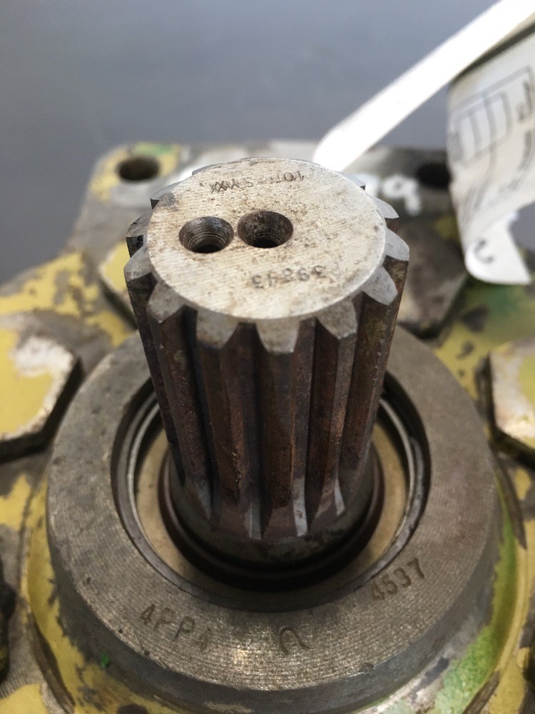 Deere 2840 Hydraulic Pump & Parts
