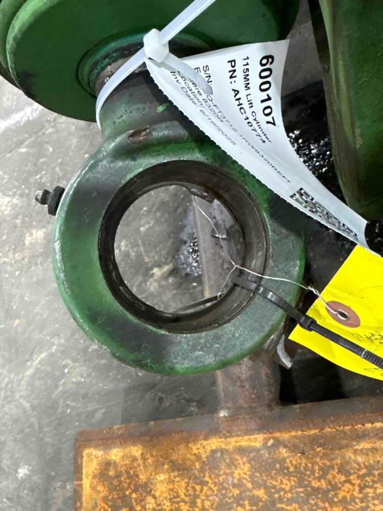 Deere 8320R 115MM Lift Cylinder