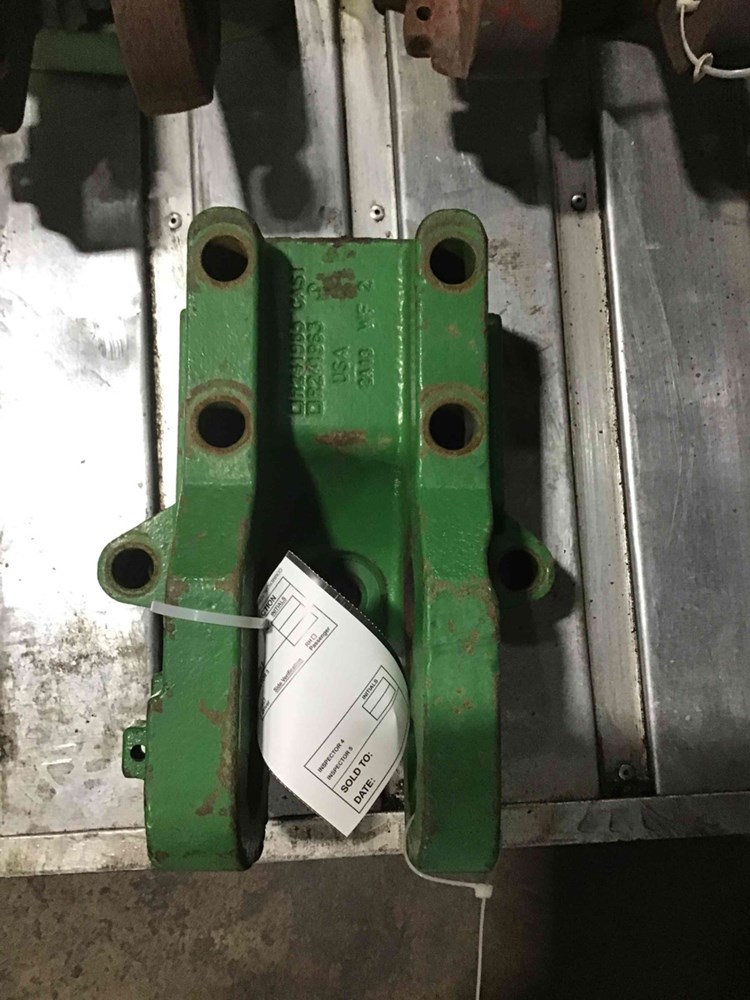 Deere 8320R Cat 4 Center Link Bracket