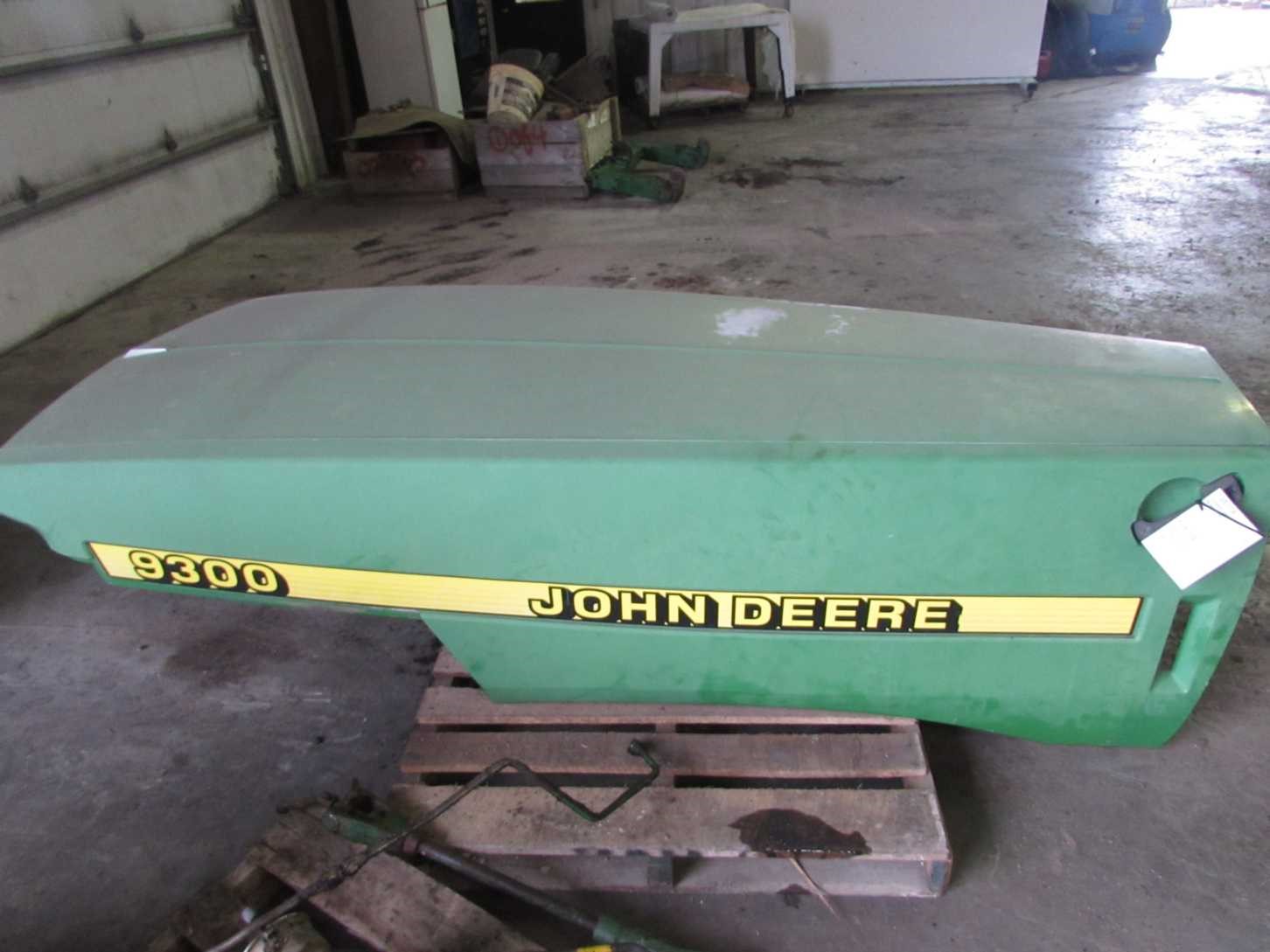Deere 9300 Hood/Nose Cone