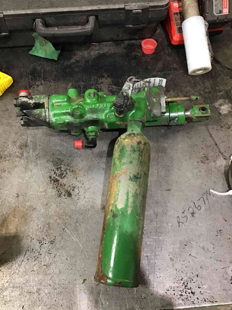 Deere 8640 Hydraulic Seat Position Valve With Cylinder