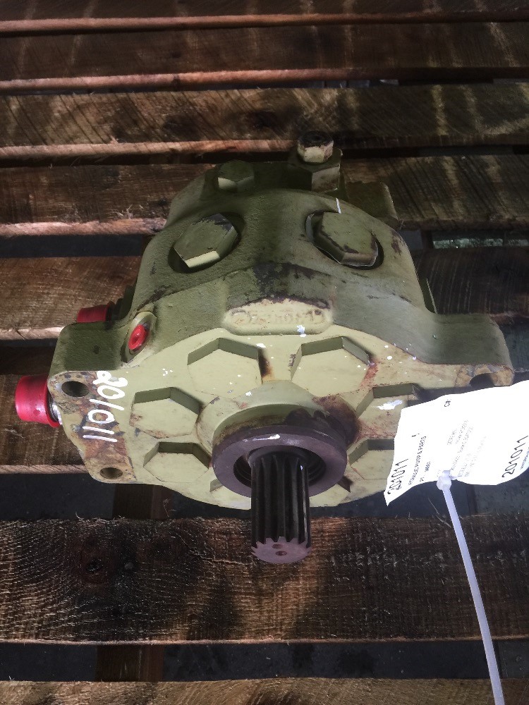 Deere 8630 Hydraulic Pump & Parts