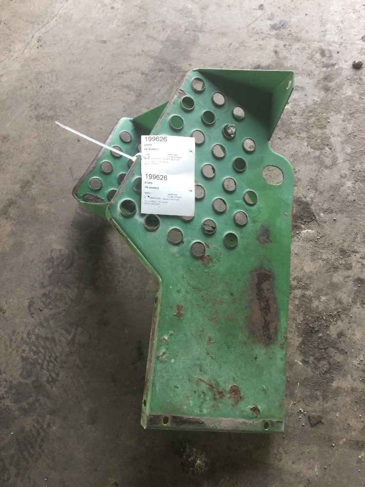 Deere 5500 Steps