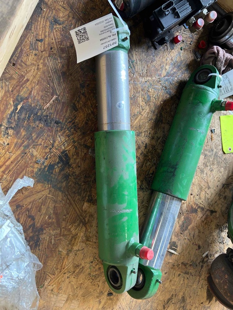 Deere 6430 75MM Lift Cylinder