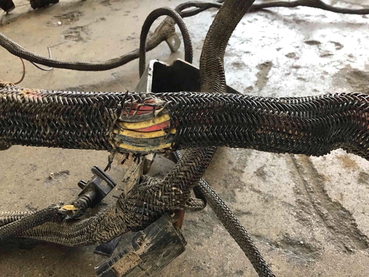 Case/case I.H. STX425 Wiring Harness