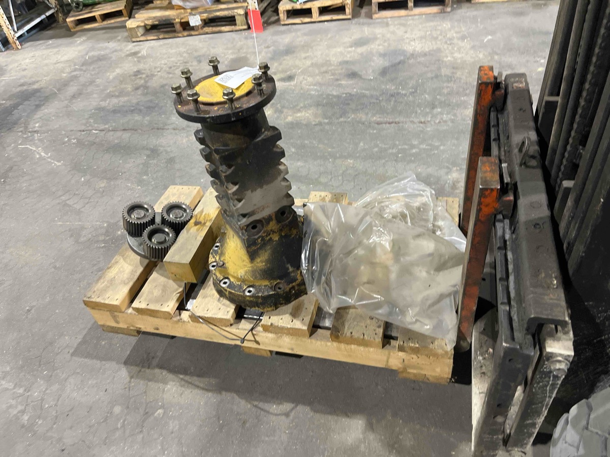 Deere 5300 Rear Axle , 9/16 Wheel Bolts
