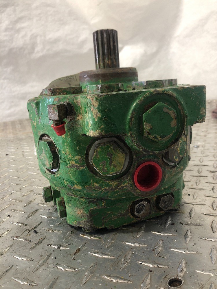 Deere 4960 Hydraulic Pump & Parts