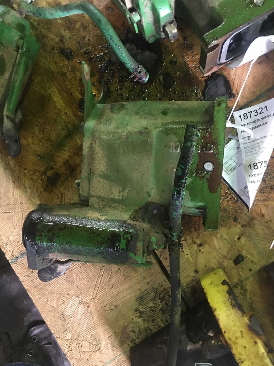 Deere 8850 50,55,60,70 Series SCV1ST, 2ND  W/ Iso Tips