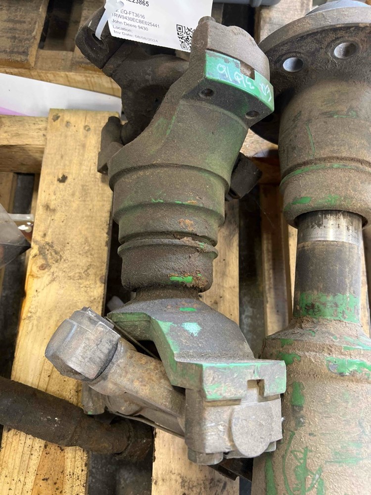 Deere 9430 4WD Driveshaft