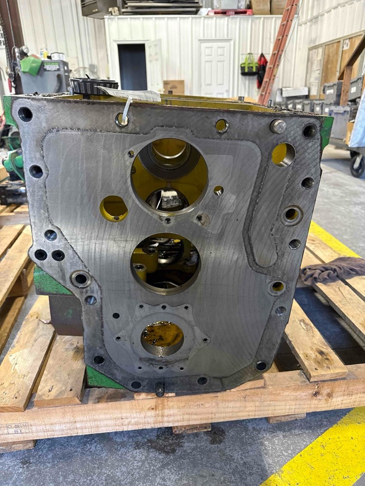 Deere 4760 Powershift Transmission Housing