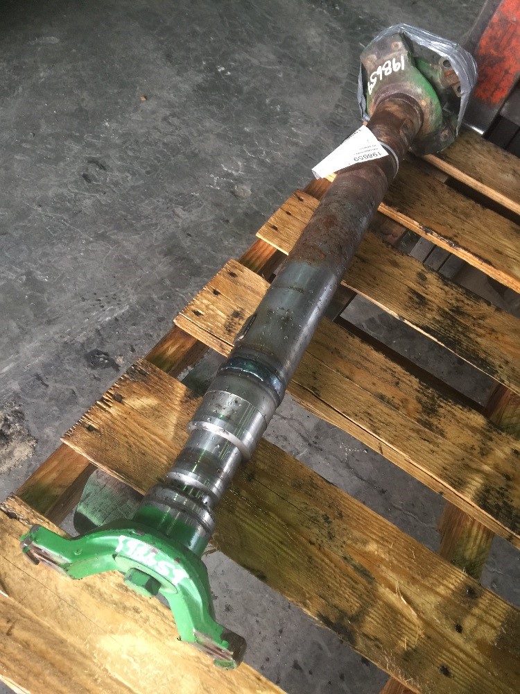 Deere 9520 4WD Driveshaft