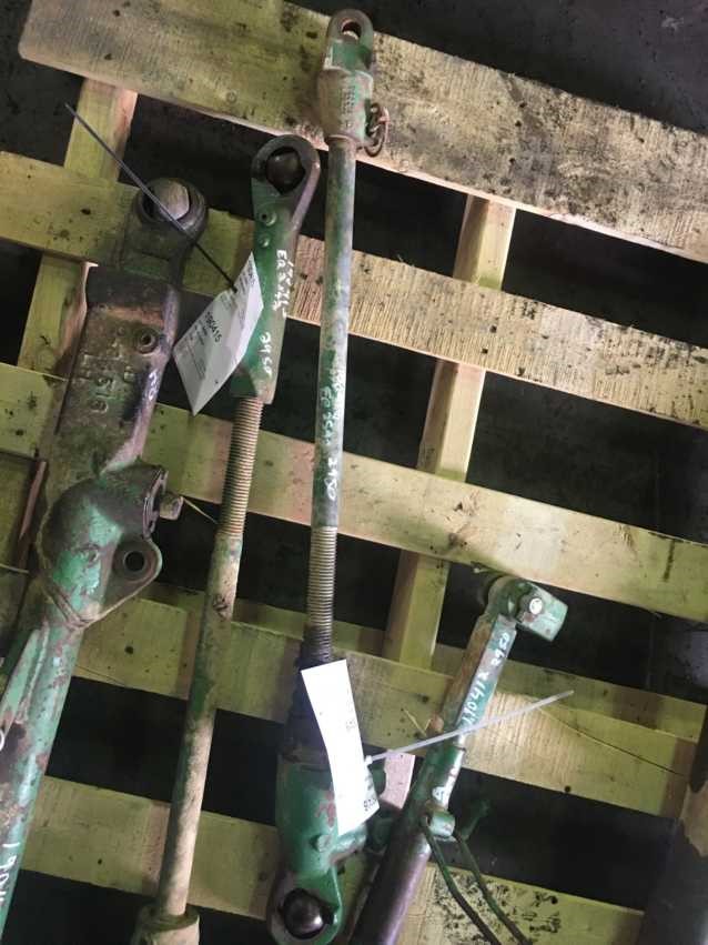 Deere 2950 Sway Block