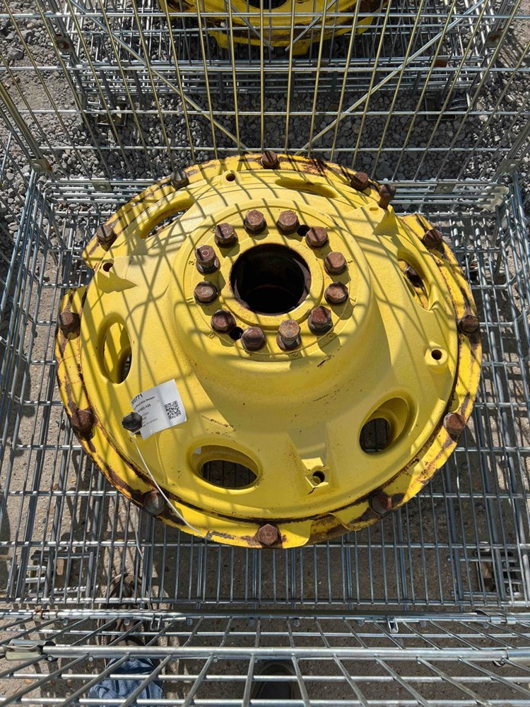 Deere 9530 Cast Wheel With Wedges