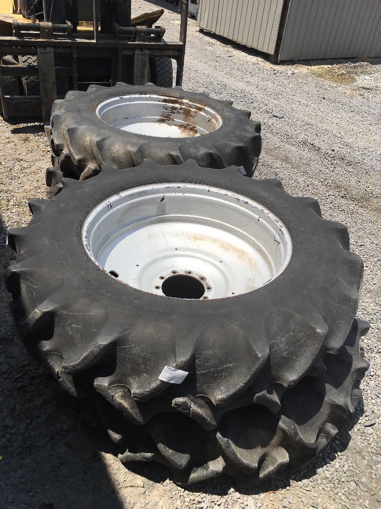 Case/case I.H. MX285 Dual, Rear