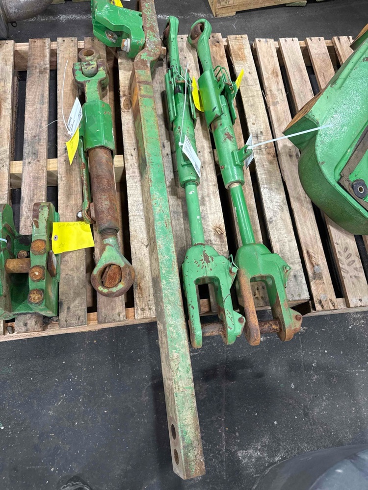 Deere 8220 Cat 3 Drawbar