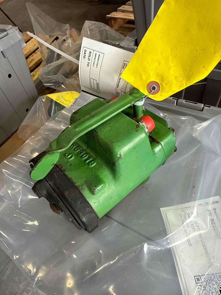 Deere 3255 Breakaway Coupler