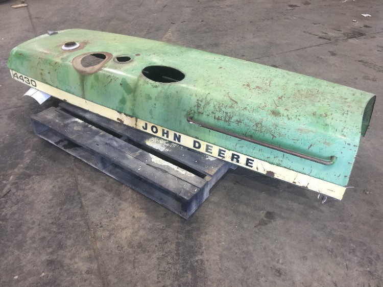 Deere 4430 Hood/Nose Cone