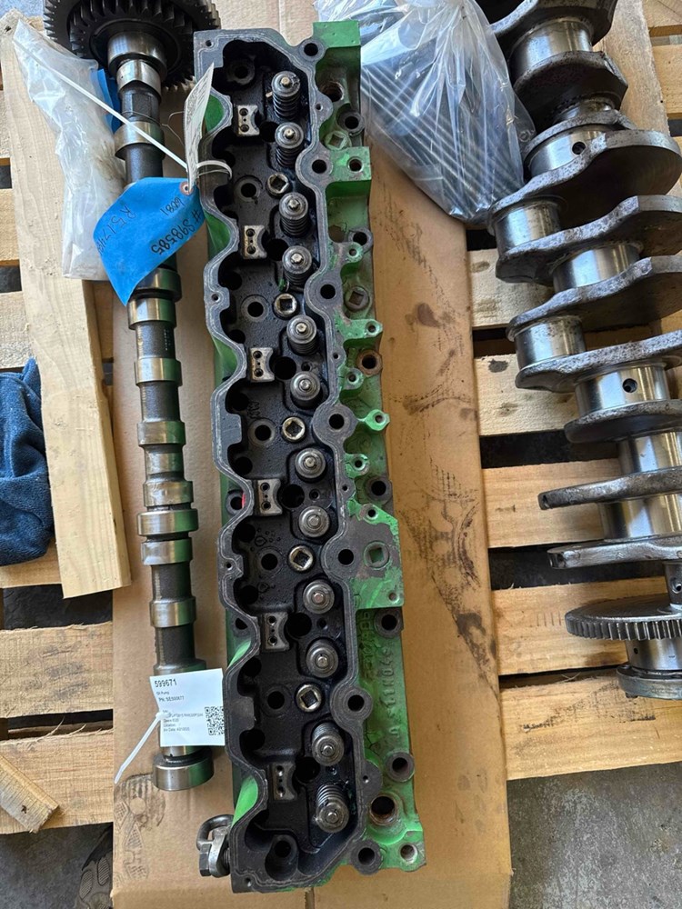 Deere 8320 Cylinder Head