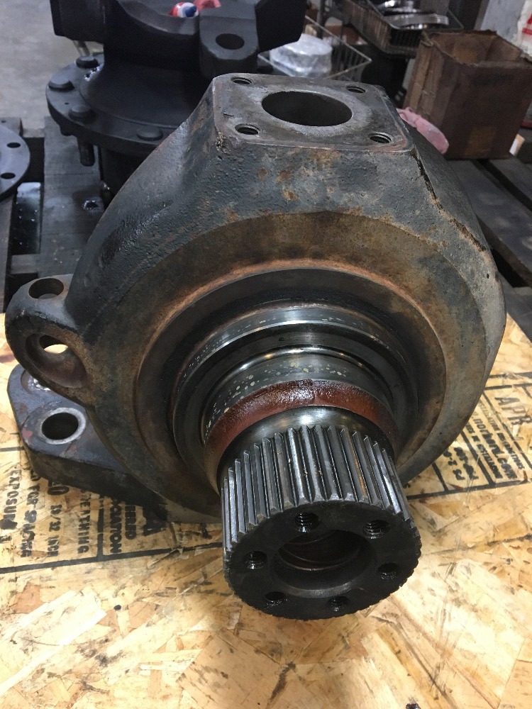 Case/case I.H. 7140 LH Steering Knuckle