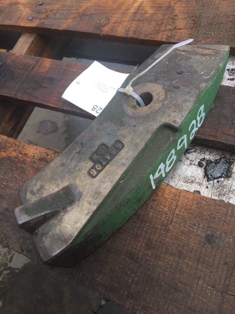Deere 4755 Sway Block
