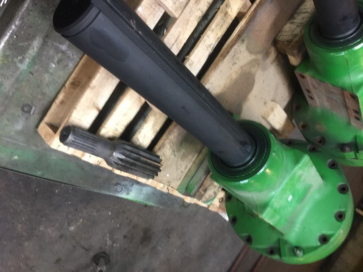 Deere 9420 Rear Axle & Parts