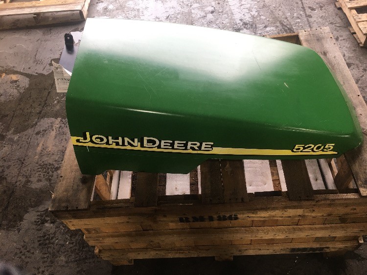 Deere 5205 Hood/Nose Cone