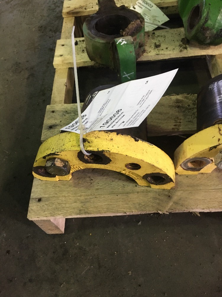 Deere 8120 Wedge/Sleeve