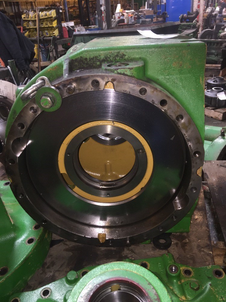 Deere 9520 Differential Case 18 Bolt Case