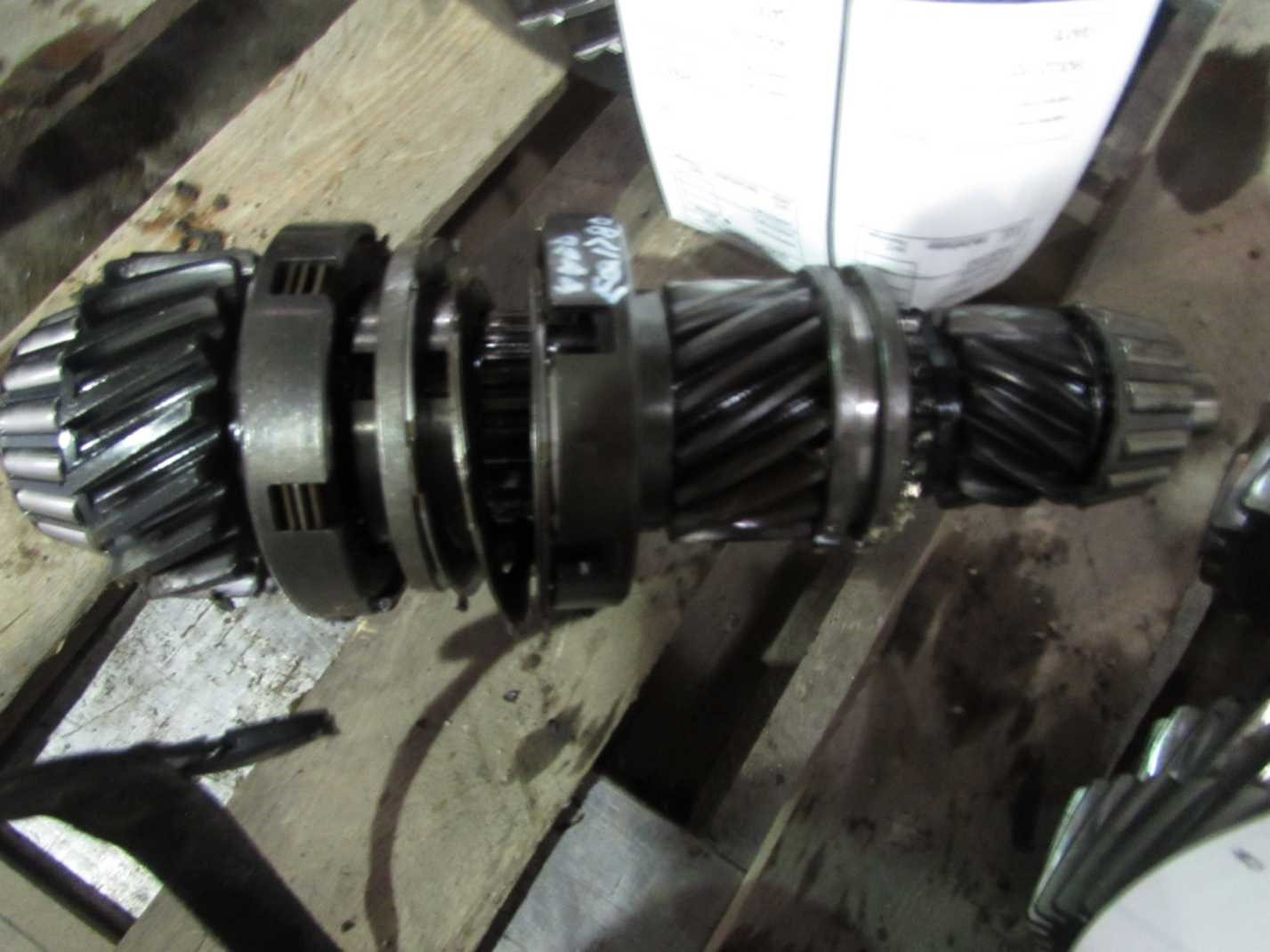 Deere 4430 Trans Topshaft Assy