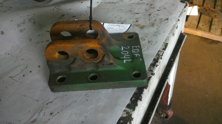 Deere 7810 Top Link Brkt