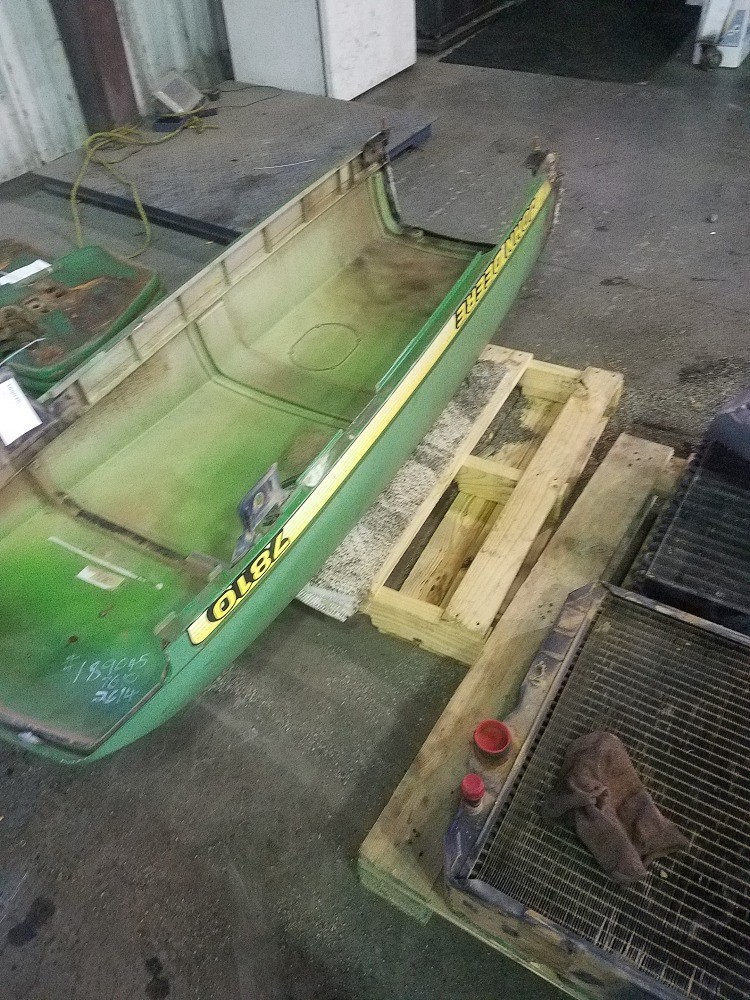 Deere 7810 Hood/Nose Cone
