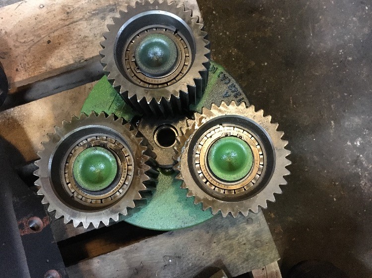 Deere 6215 Rear Axle & Parts