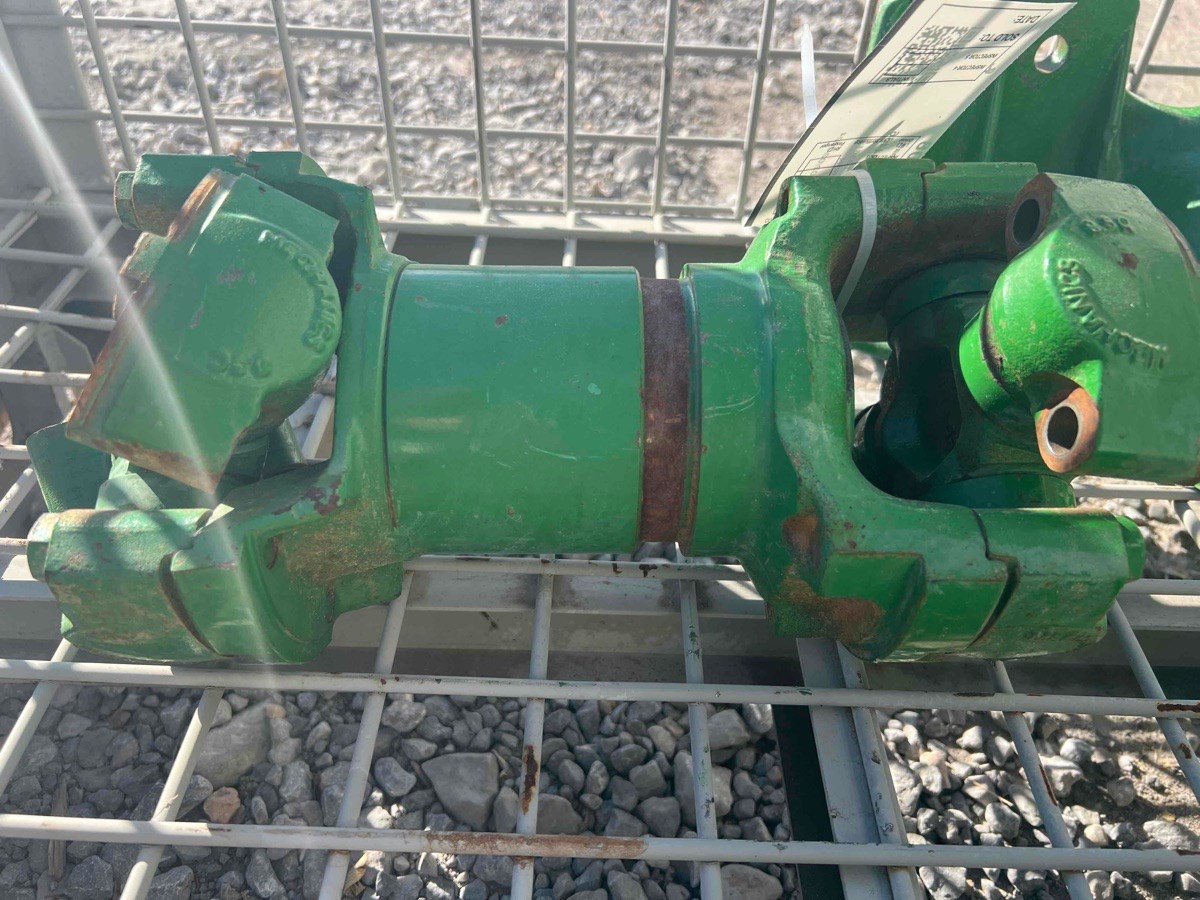 Deere 9560R Driveshaft, Trans TO Gudgeon