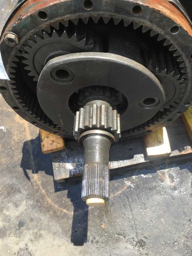 Case/case I.H. Magnum 245 Rear Axle & Parts