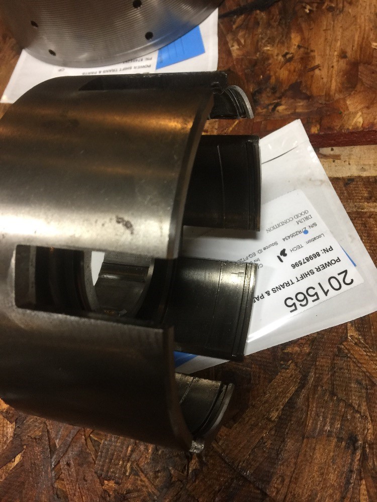 Case/case I.H. Magnum 305 Power Shift Trans & Parts