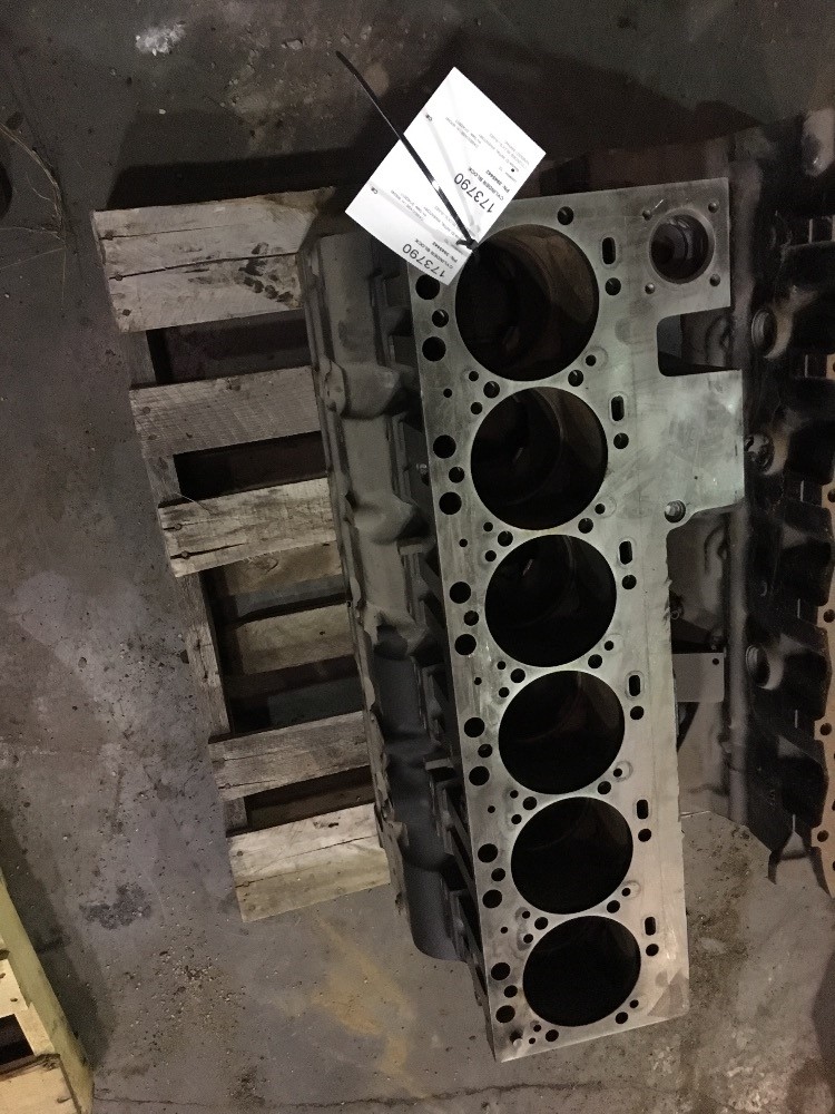 Case/case I.H. MX240 Cylinder Block