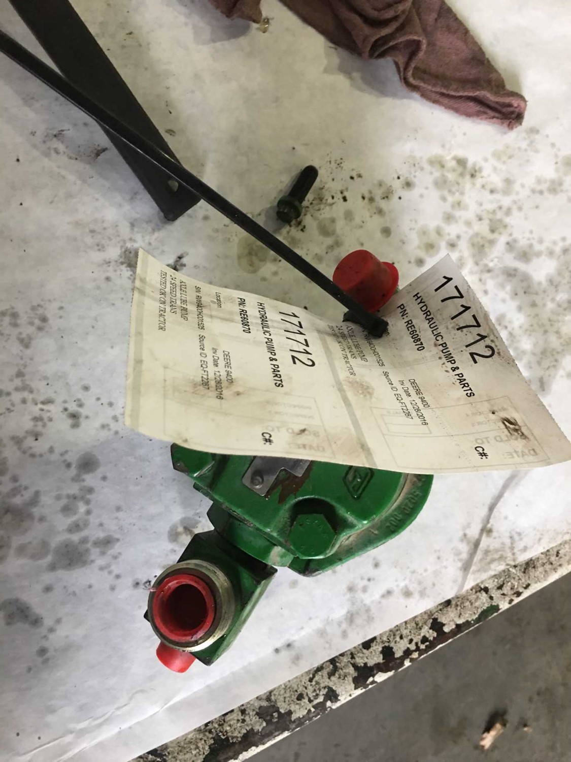 Deere 9400 Hydraulic Pump & Parts