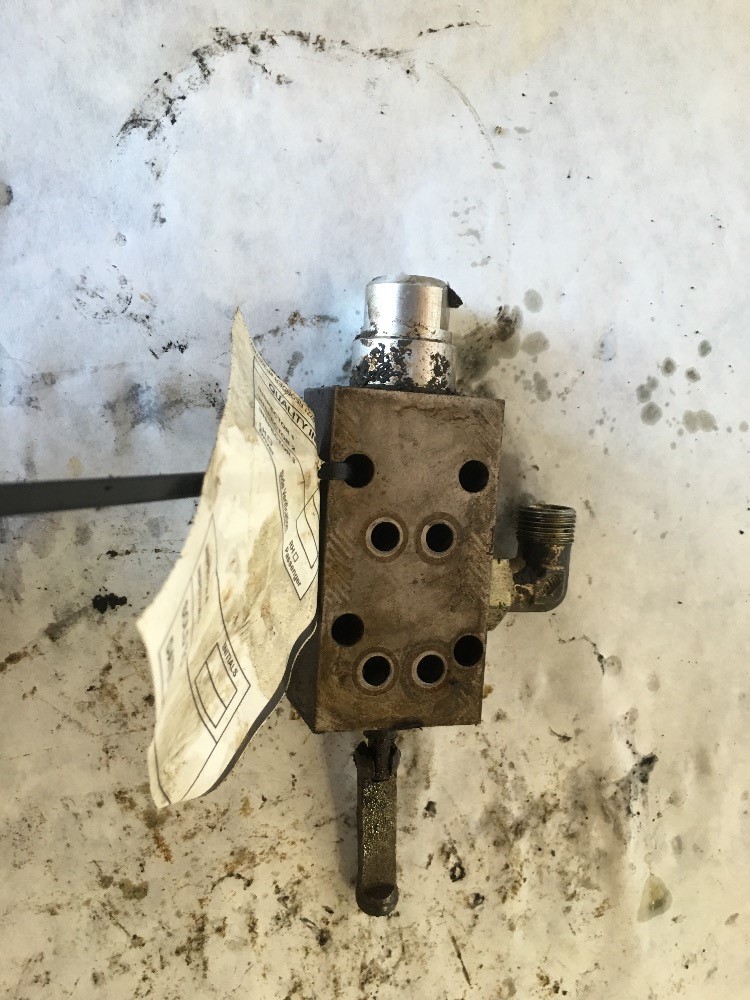 Deere 2955 Hyd Remote Valve & Parts