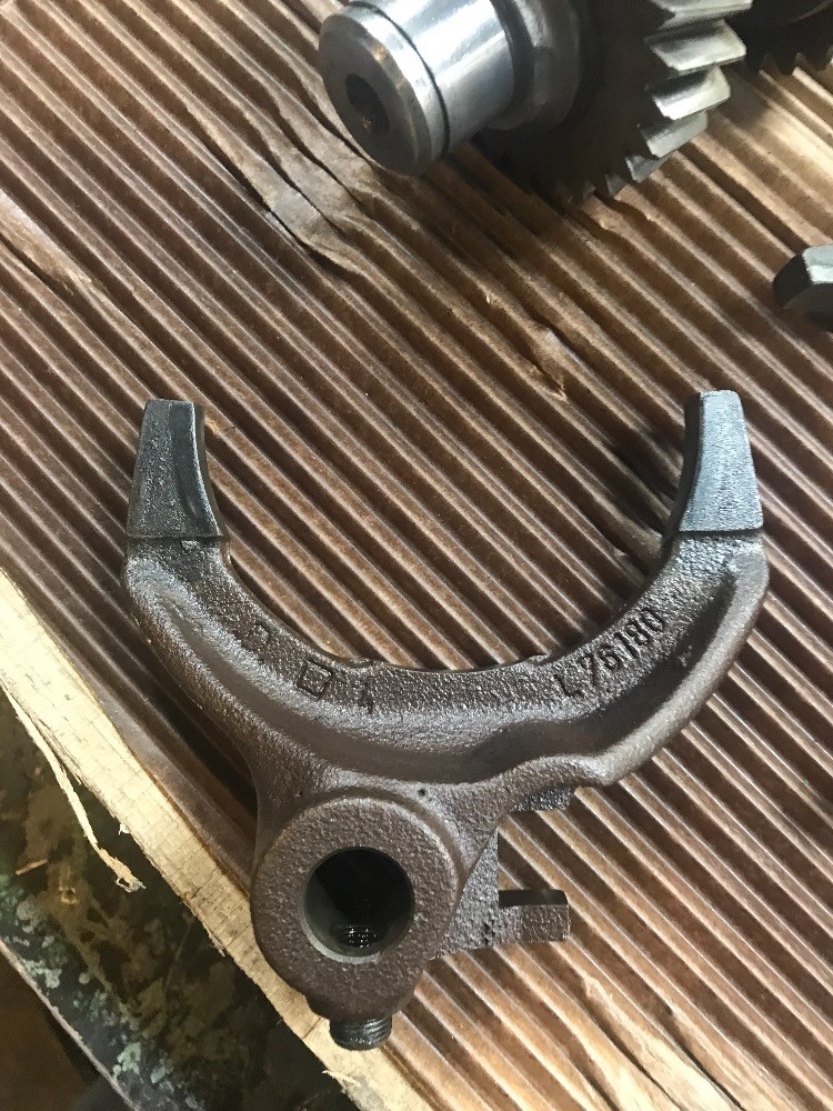 Deere 6400 Mechanical Trans & Parts