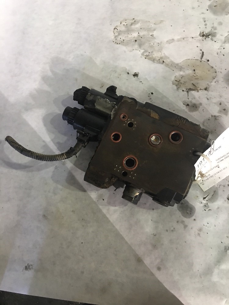 Ford/Nholland T7050 Hitch & Rockshaft Valve