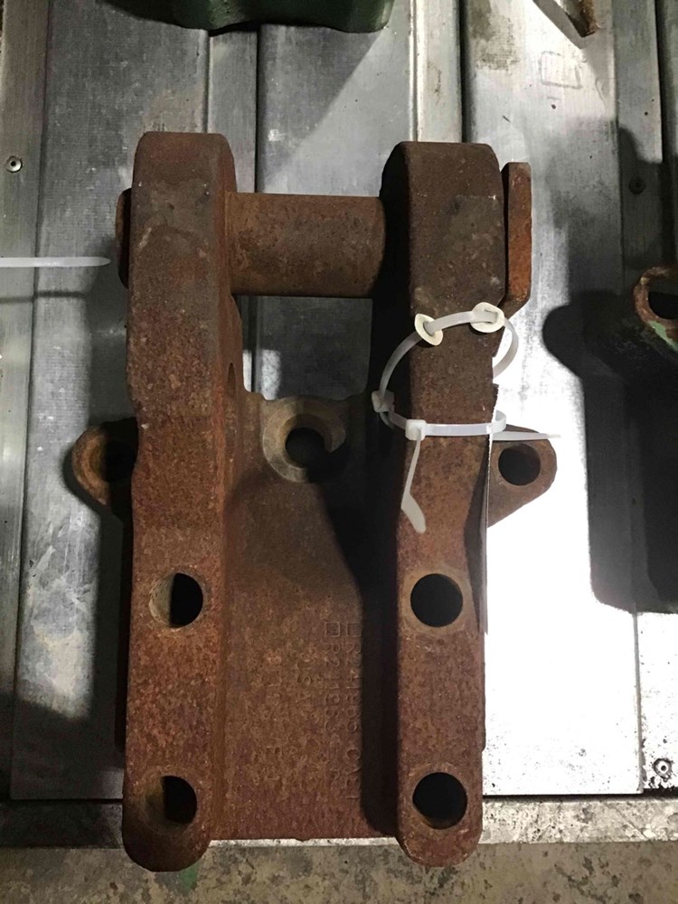 Deere 8320R Cat 4 Center Link Bracket