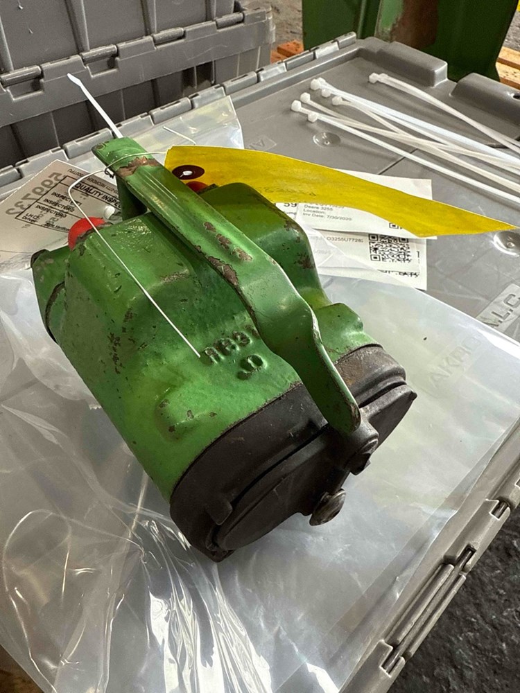 Deere 3255 Breakaway Coupler