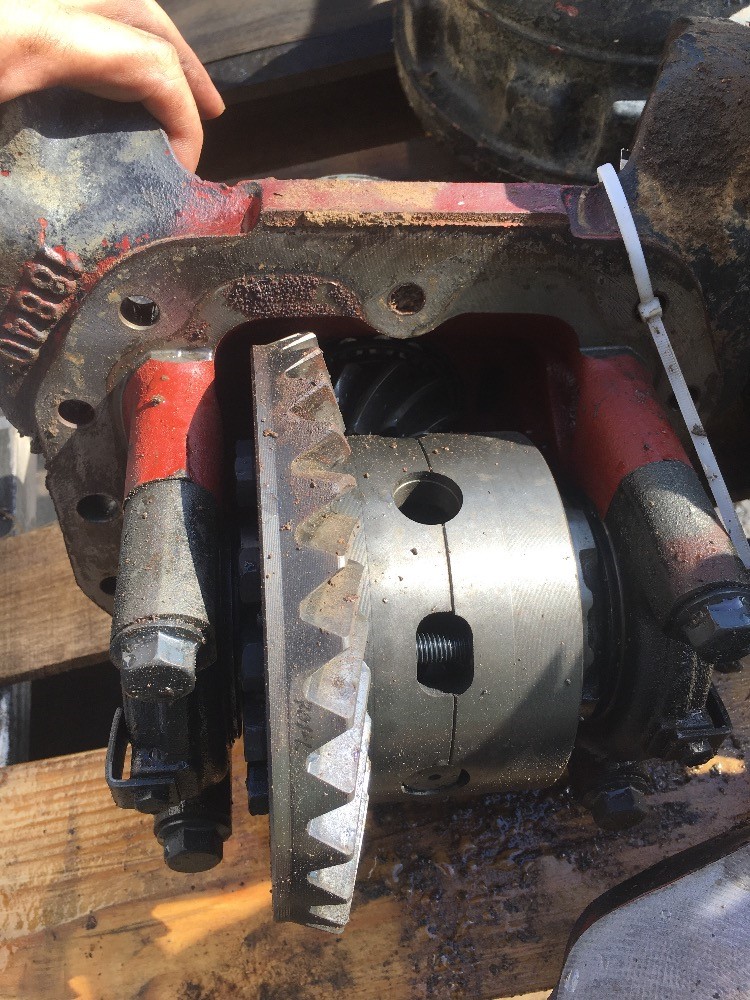 Case/case I.H. 5230 Mfd Differential & Parts